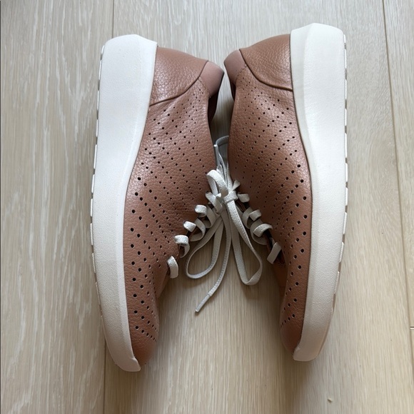 Clarks Blush Perforated Casual Shoes - Picture 3 of 8